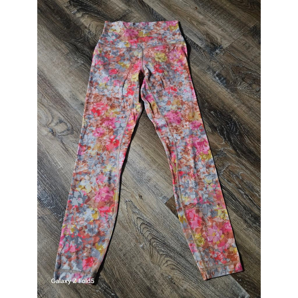 Women's Lululemon Leggings Size 4 Pink Gray Floral